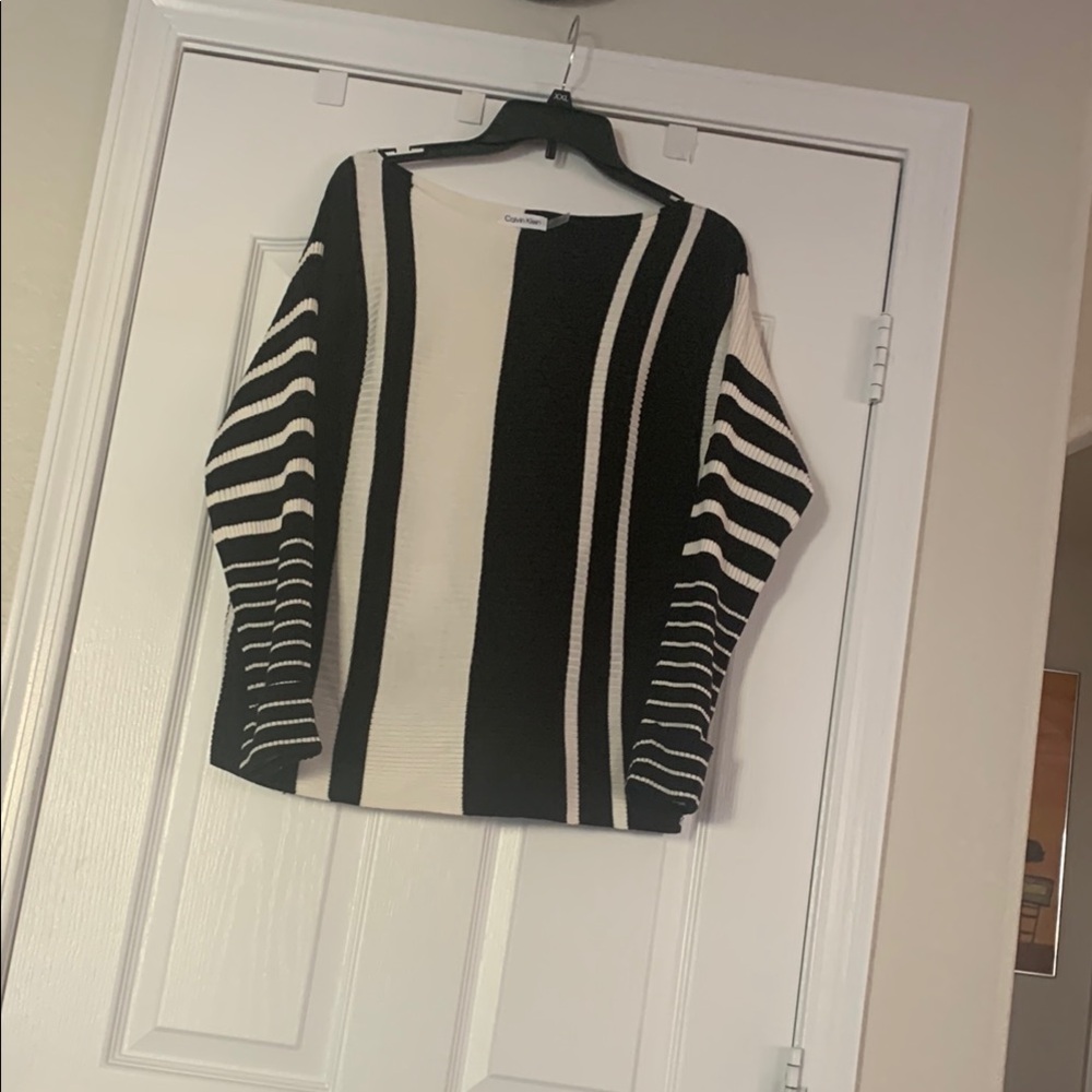 Calvin klein black and white sweater
